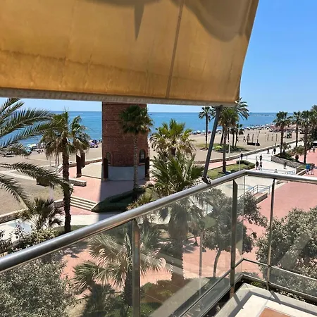 Pacific Beachfront Apartment Malaga